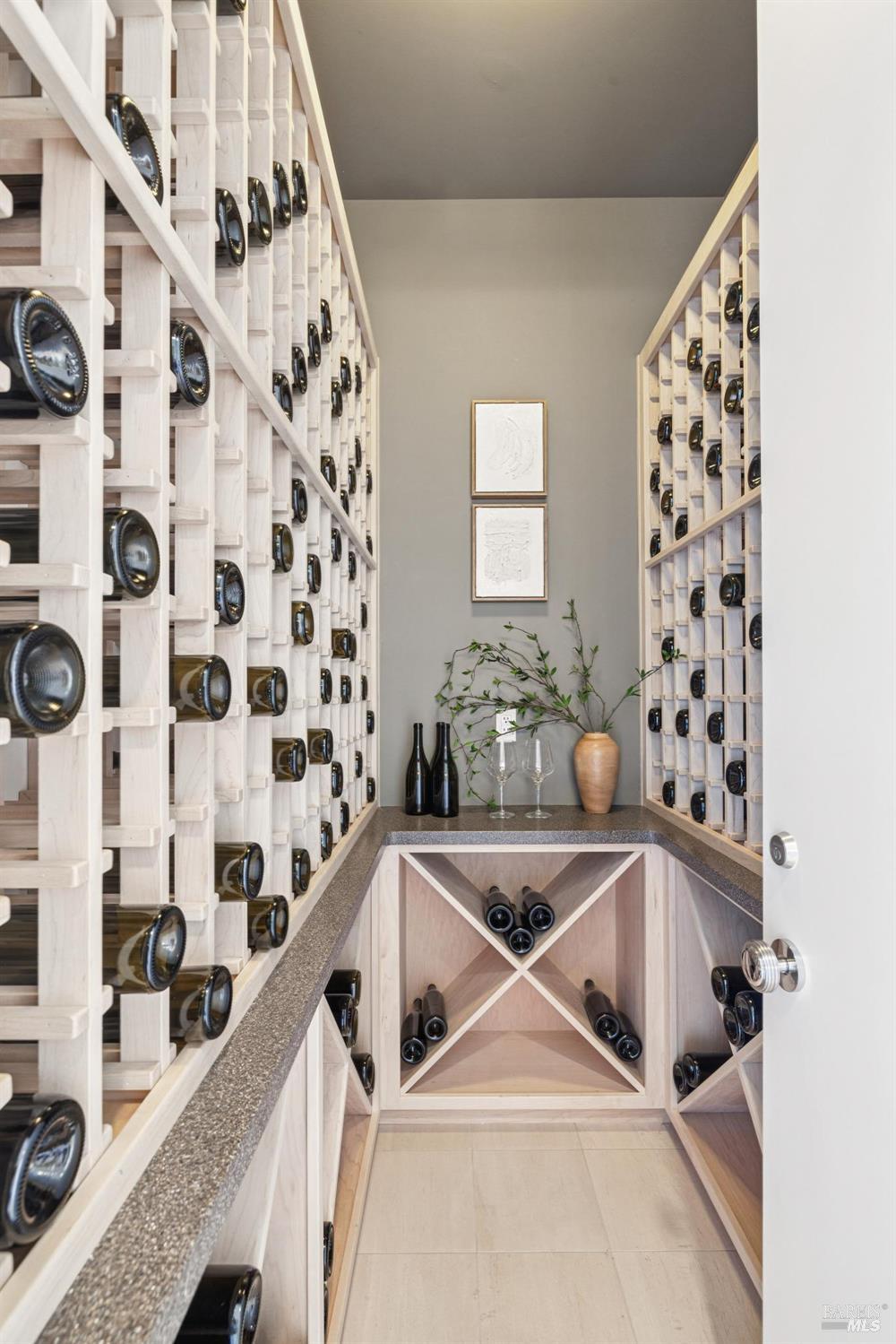 Detail Gallery Image 40 of 49 For 147 Gilmartin Dr, Tiburon,  CA 94920 - 4 Beds | 4/2 Baths