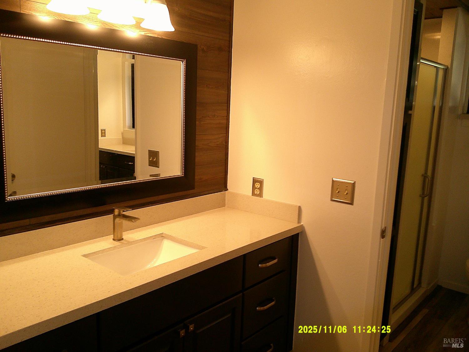 Detail Gallery Image 12 of 20 For 390 S Almond St, Dixon,  CA 95620 - 4 Beds | 2/1 Baths