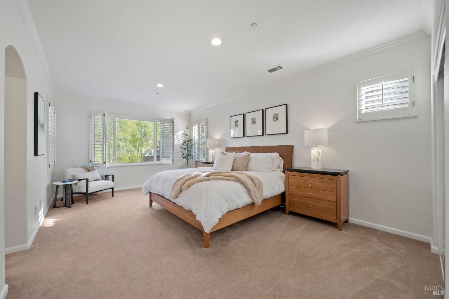 Detail Gallery Image 32 of 69 For 46 Waterbury Ln, Novato,  CA 94949 - 4 Beds | 2/1 Baths