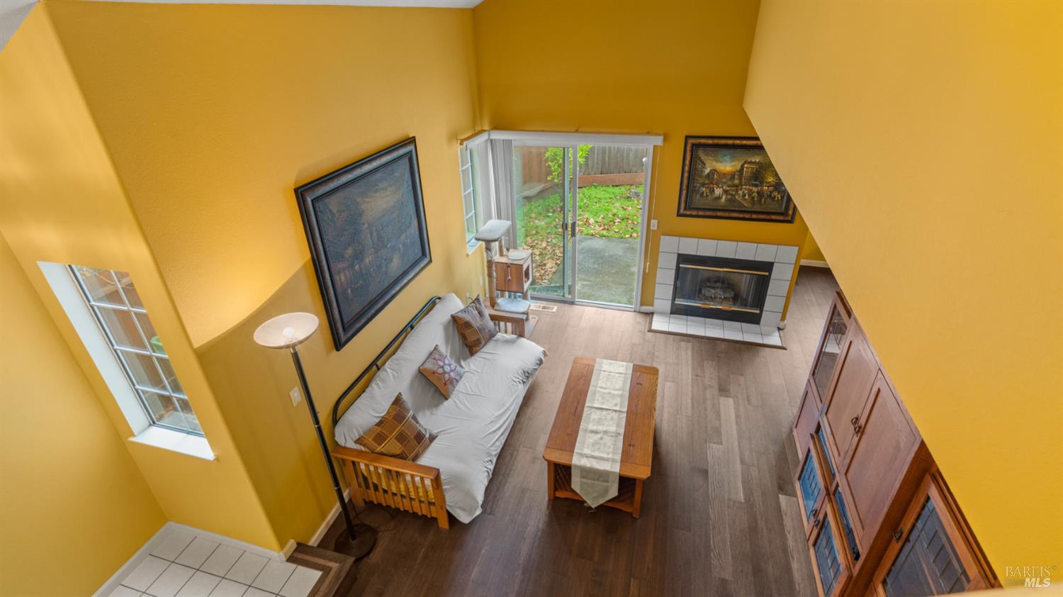 Detail Gallery Image 19 of 32 For 813 Chardonnay Cir, Petaluma,  CA 94954 - 3 Beds | 2/1 Baths