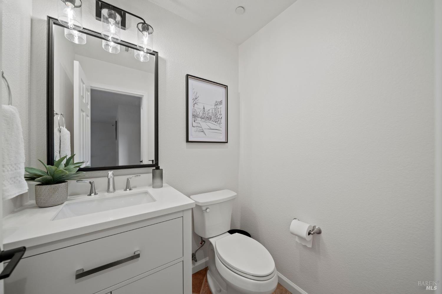 Detail Gallery Image 27 of 69 For 46 Waterbury Ln, Novato,  CA 94949 - 4 Beds | 2/1 Baths