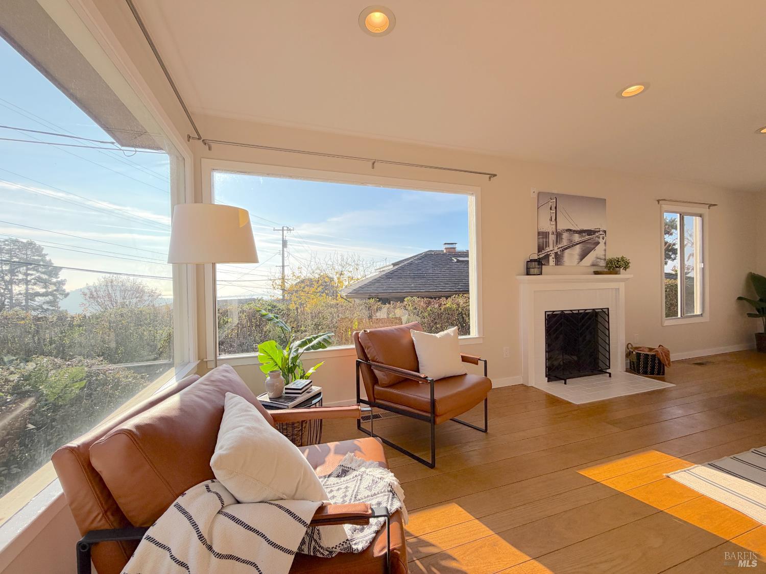 Detail Gallery Image 2 of 42 For 7659 Stockton Ave, El Cerrito,  CA 94530 - 2 Beds | 1 Baths