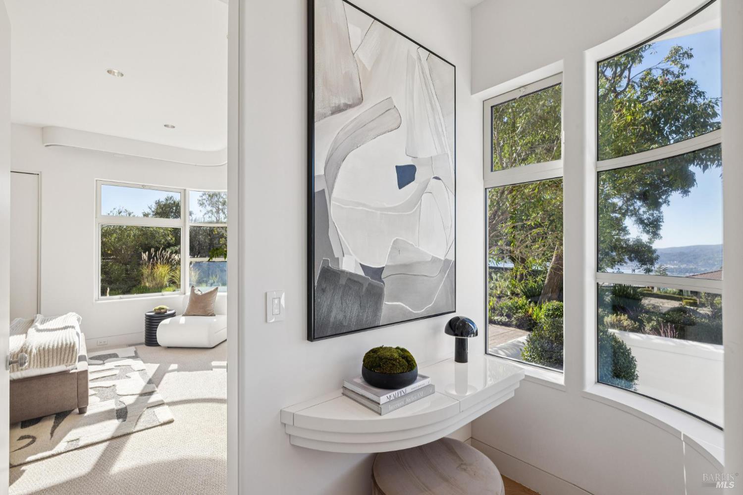 Detail Gallery Image 33 of 49 For 147 Gilmartin Dr, Tiburon,  CA 94920 - 4 Beds | 4/2 Baths