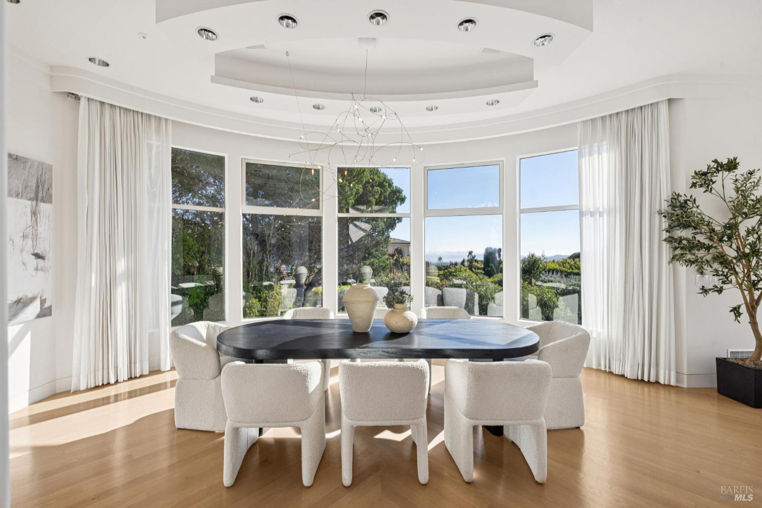 Detail Gallery Image 6 of 49 For 147 Gilmartin Dr, Tiburon,  CA 94920 - 4 Beds | 4/2 Baths