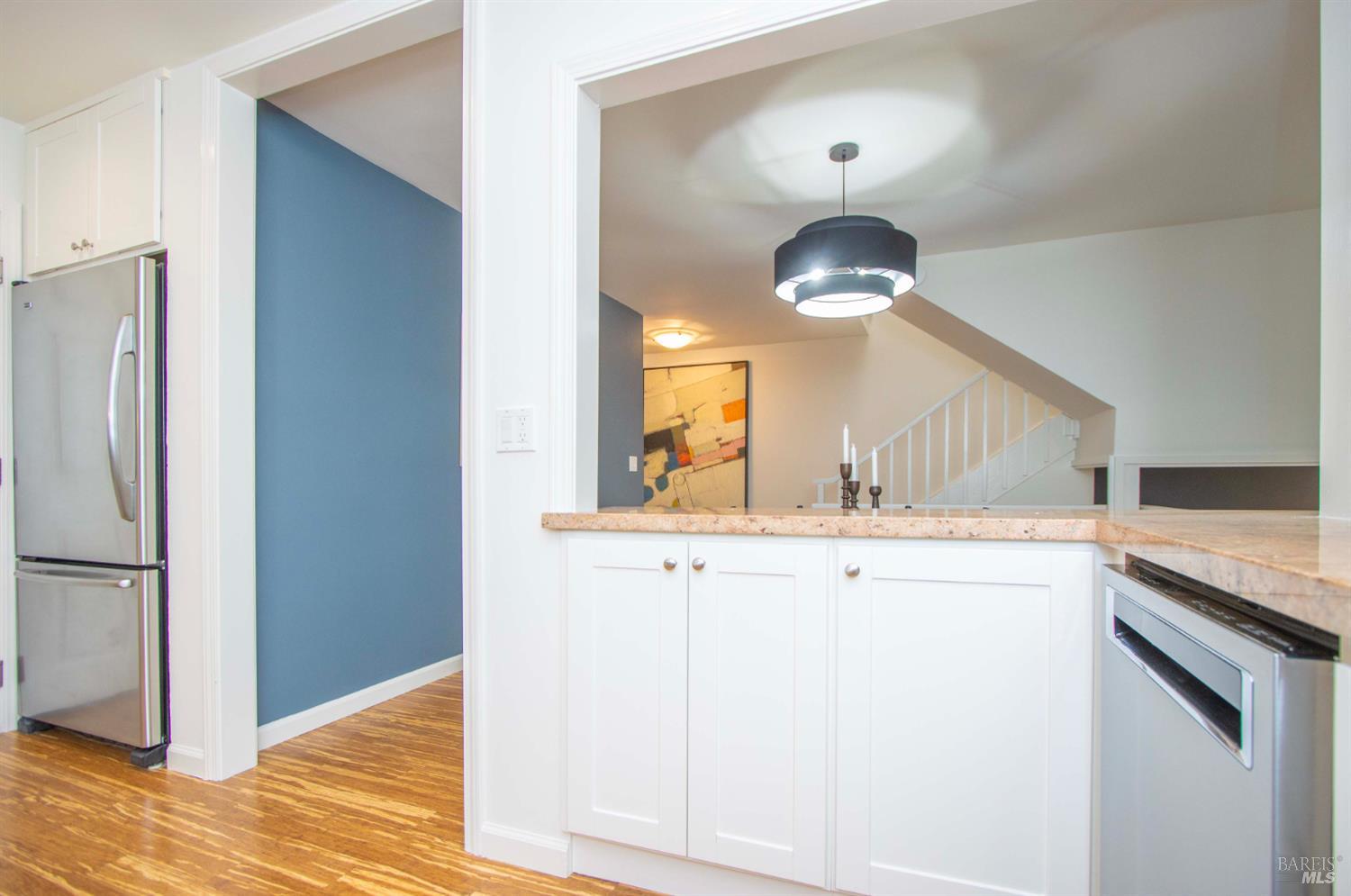 Detail Gallery Image 14 of 51 For 235 Knollwood Dr, San Rafael,  CA 94901 - 3 Beds | 2/1 Baths