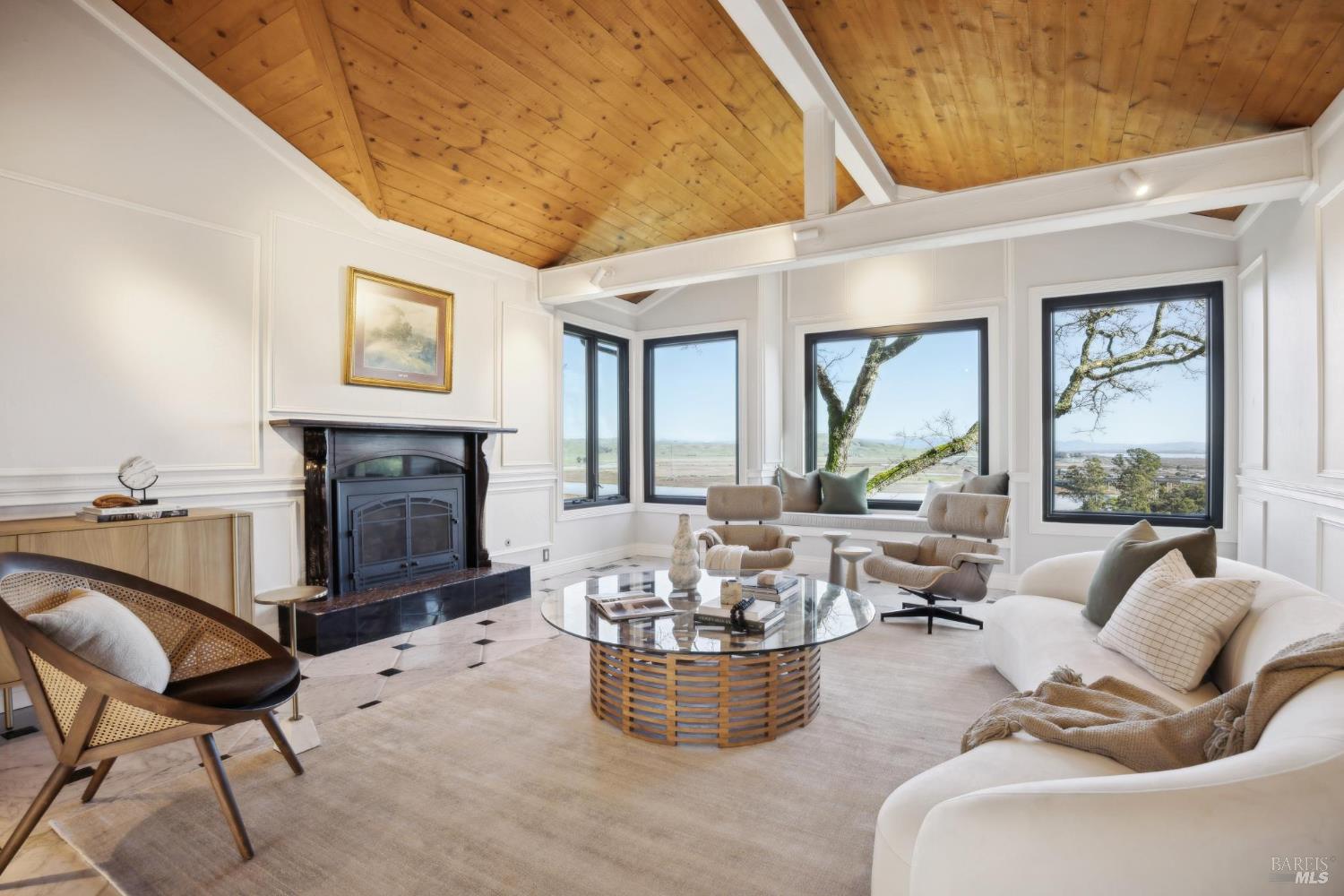 Detail Gallery Image 6 of 87 For 160 Crest Rd, Novato,  CA 94945 - 4 Beds | 3/2 Baths