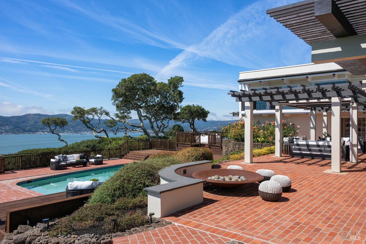 Detail Gallery Image 19 of 50 For 1 Tara View Rd, Tiburon,  CA 94920 - 8 Beds | 4/1 Baths
