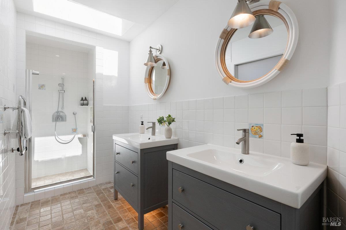 Detail Gallery Image 41 of 50 For 1 Tara View Rd, Tiburon,  CA 94920 - 8 Beds | 4/1 Baths