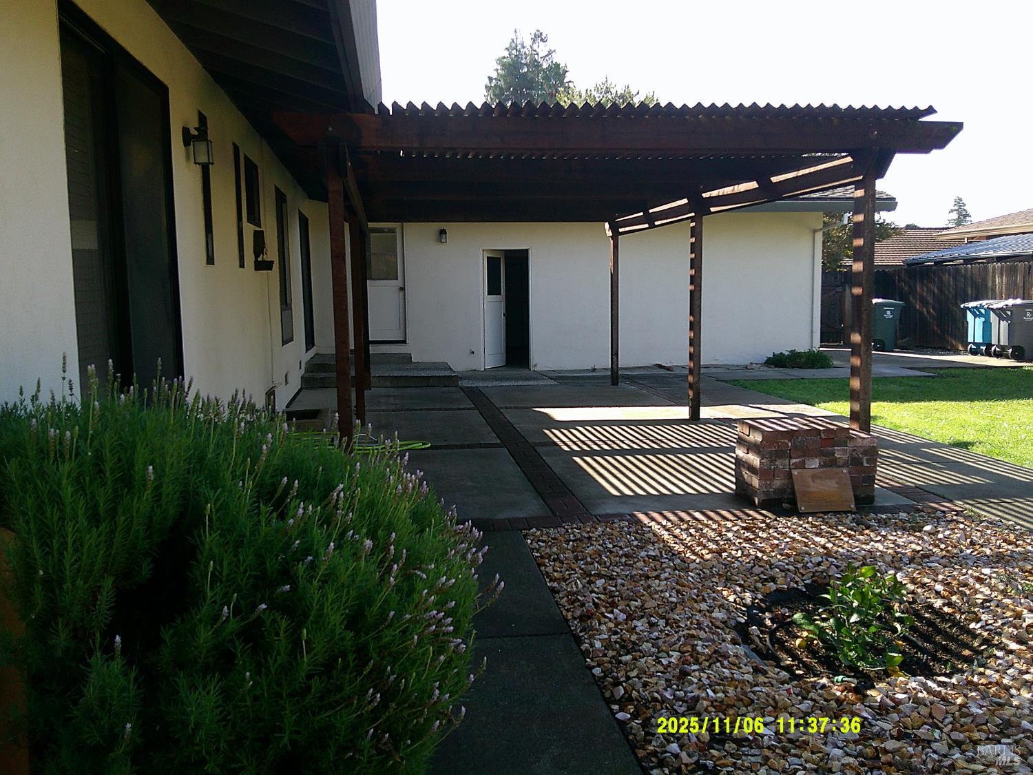 Detail Gallery Image 17 of 20 For 390 S Almond St, Dixon,  CA 95620 - 4 Beds | 2/1 Baths