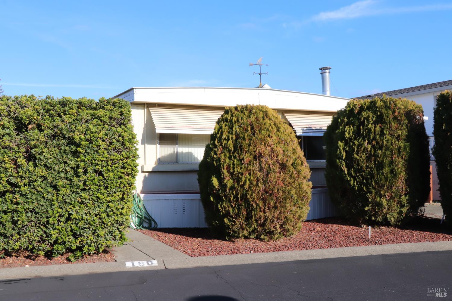 Detail Gallery Image 2 of 20 For 180 Sherry Cir, Yountville,  CA 94599 - 2 Beds | 2 Baths