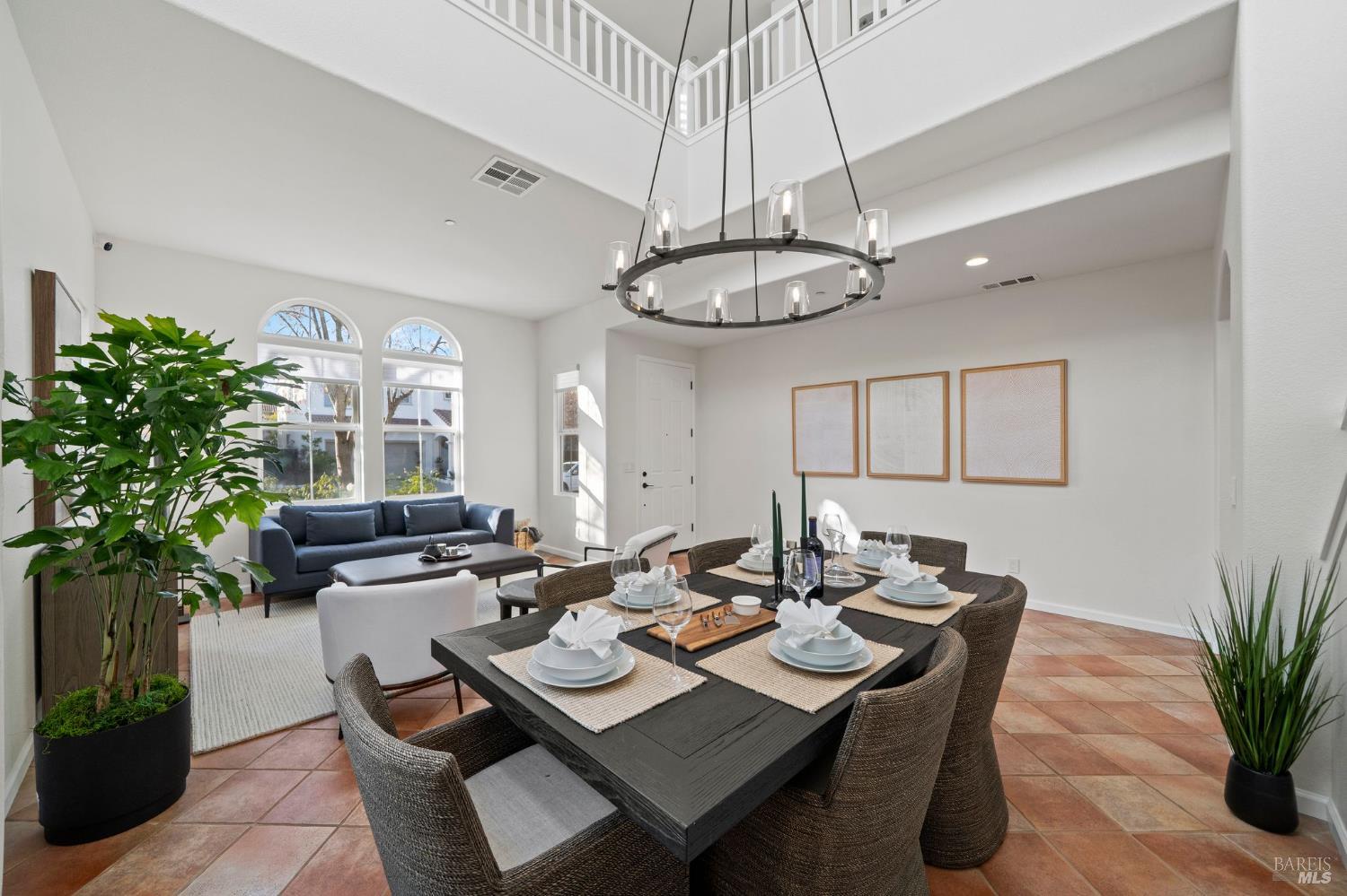 Detail Gallery Image 11 of 69 For 46 Waterbury Ln, Novato,  CA 94949 - 4 Beds | 2/1 Baths