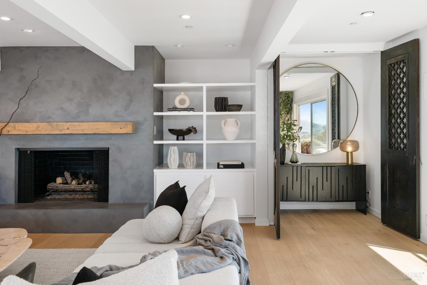 Detail Gallery Image 7 of 50 For 1 Tara View Rd, Tiburon,  CA 94920 - 8 Beds | 4/1 Baths