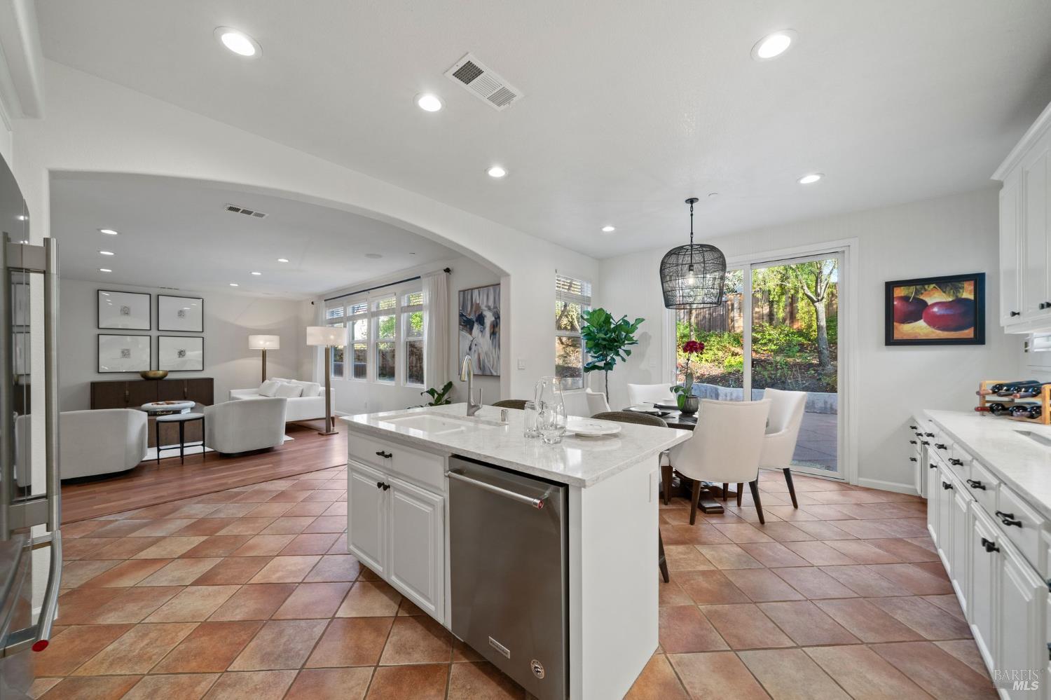 Detail Gallery Image 21 of 69 For 46 Waterbury Ln, Novato,  CA 94949 - 4 Beds | 2/1 Baths