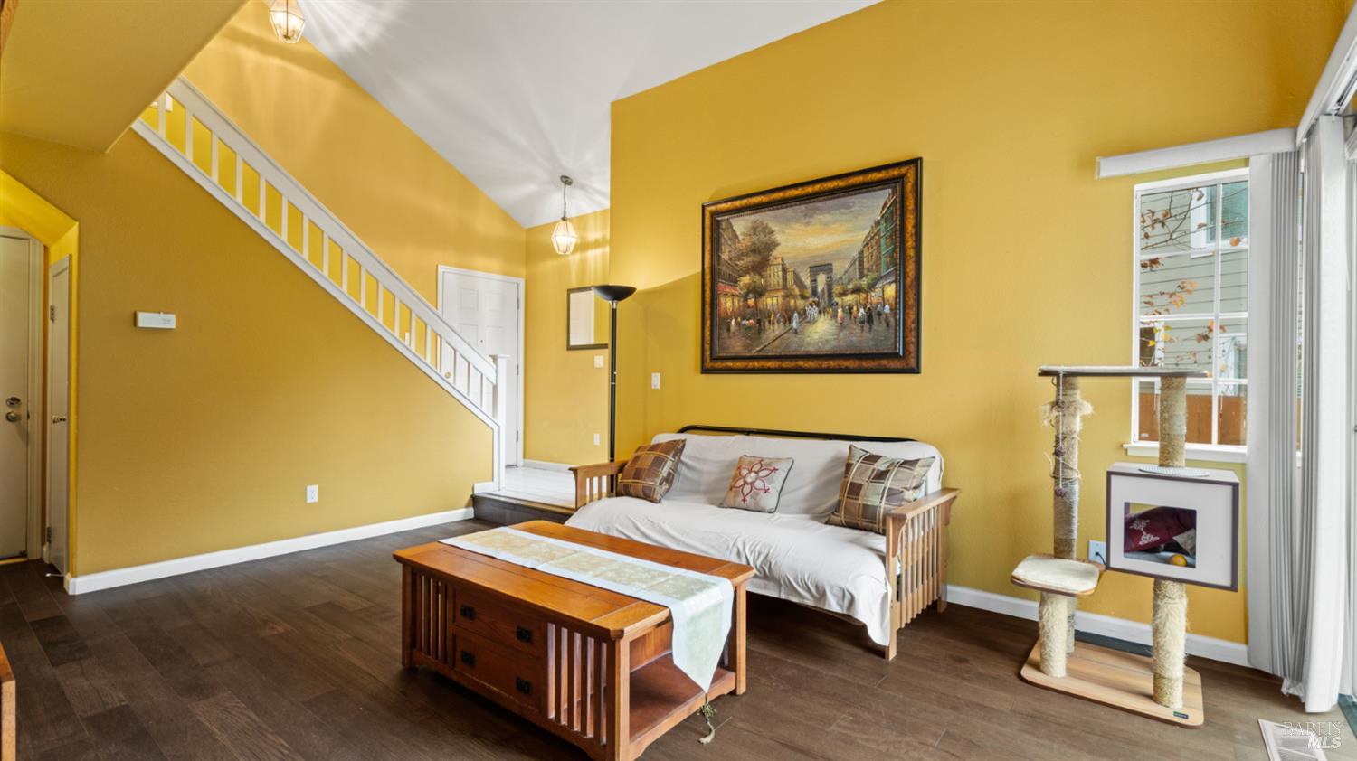 Detail Gallery Image 9 of 32 For 813 Chardonnay Cir, Petaluma,  CA 94954 - 3 Beds | 2/1 Baths