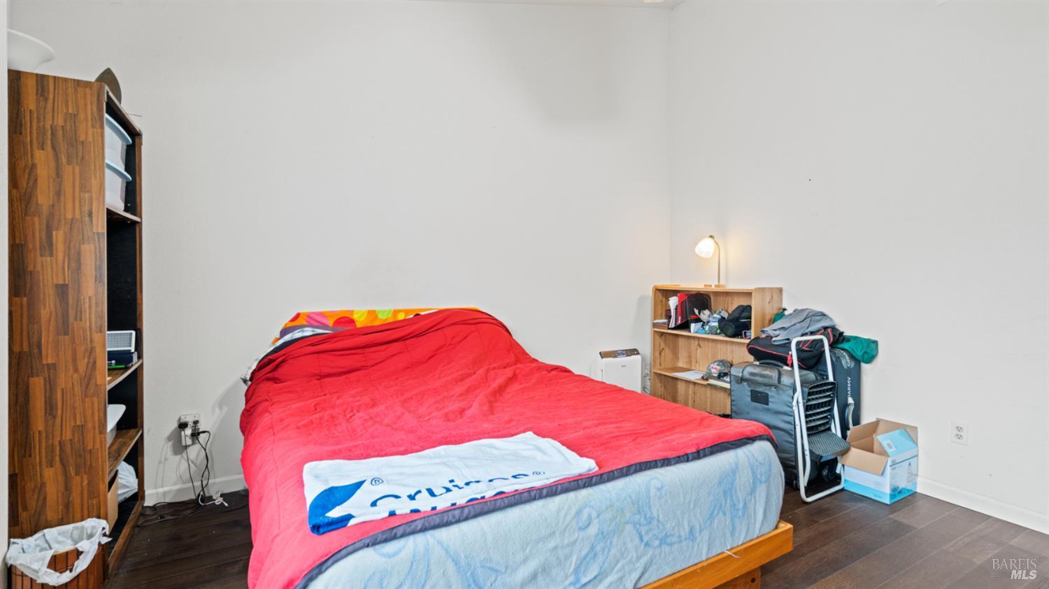 Detail Gallery Image 26 of 32 For 813 Chardonnay Cir, Petaluma,  CA 94954 - 3 Beds | 2/1 Baths