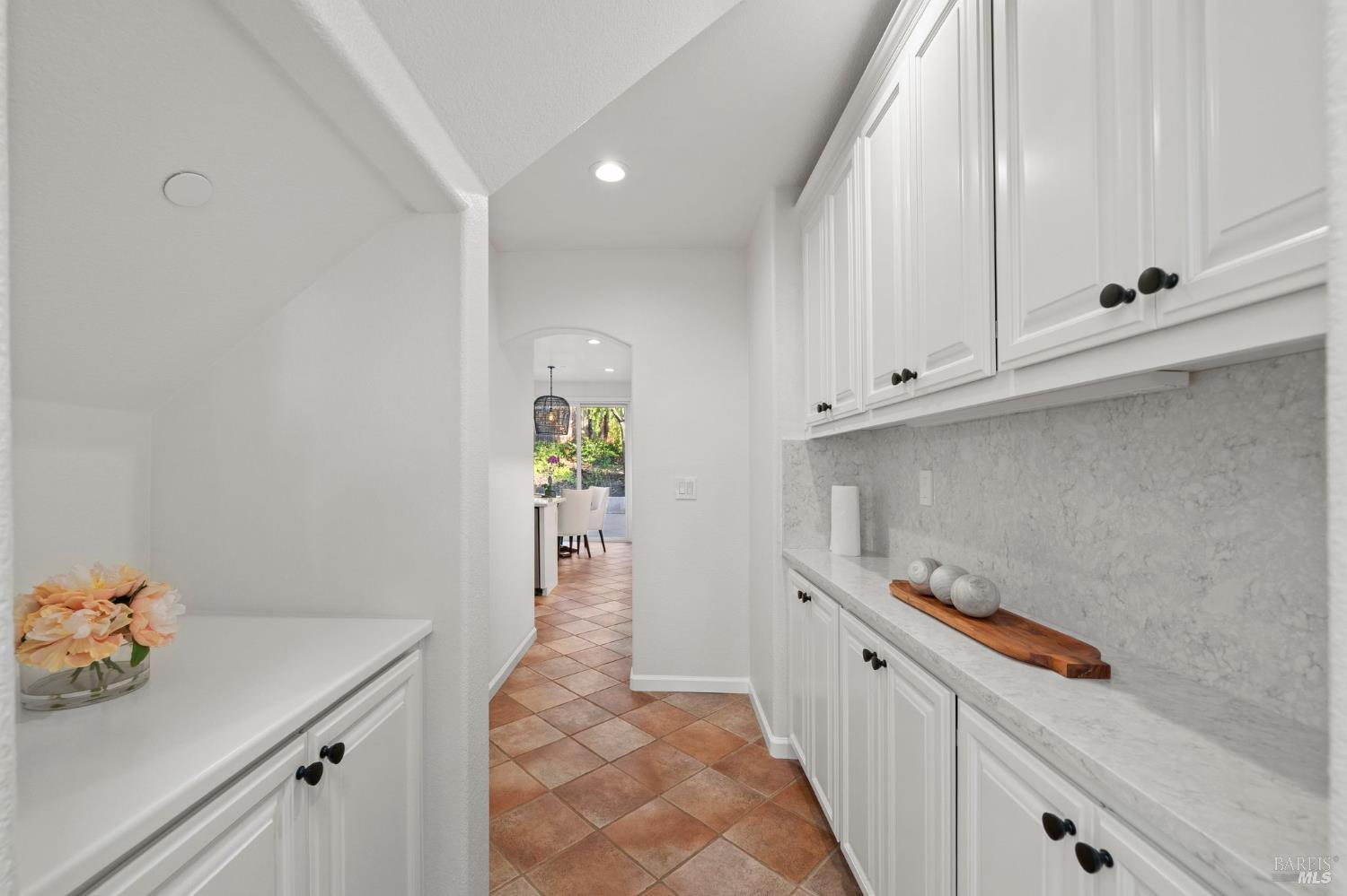 Detail Gallery Image 20 of 69 For 46 Waterbury Ln, Novato,  CA 94949 - 4 Beds | 2/1 Baths