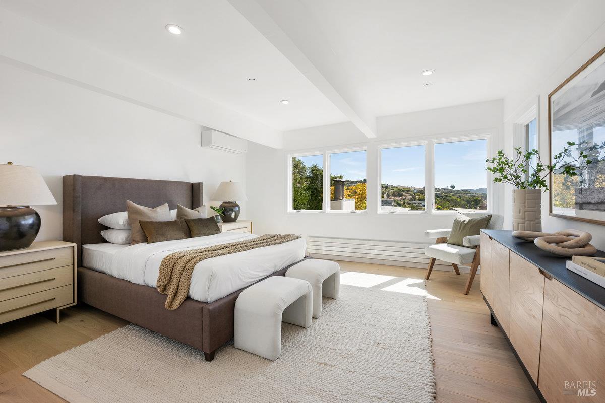 Detail Gallery Image 33 of 50 For 1 Tara View Rd, Tiburon,  CA 94920 - 8 Beds | 4/1 Baths