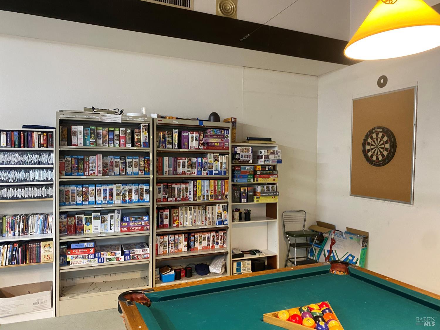 Detail Gallery Image 18 of 23 For 708 Seville Way, Novato,  CA 94949 - 2 Beds | 2 Baths