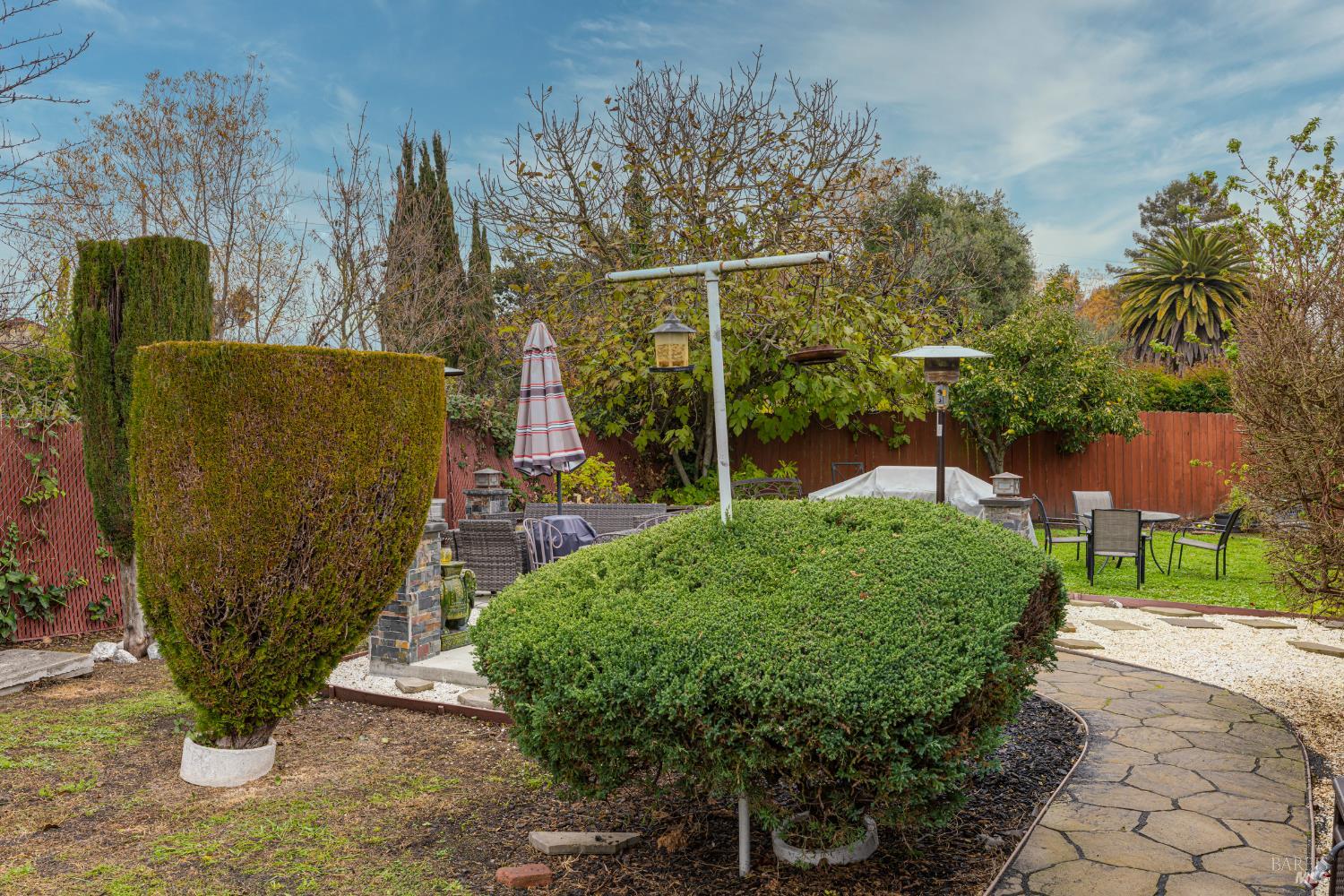 Detail Gallery Image 21 of 41 For 533 Albert Way, Petaluma,  CA 94954 - 4 Beds | 3 Baths