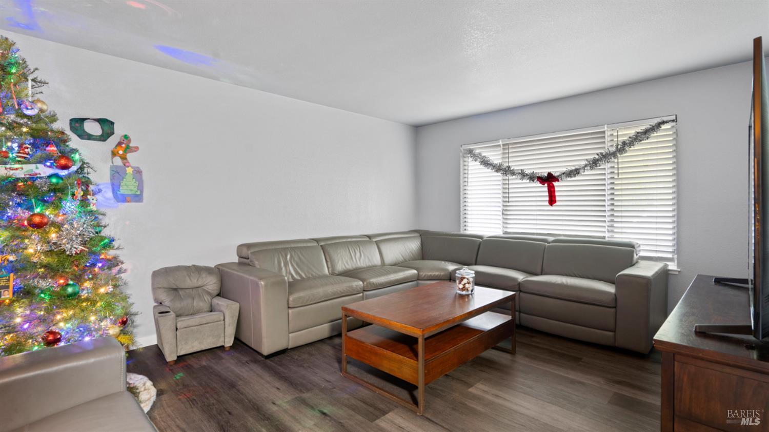 Detail Gallery Image 10 of 57 For 3456 Norwalk Pl, Fairfield,  CA 94534 - 4 Beds | 2/1 Baths