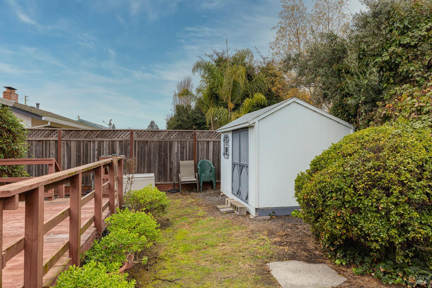 Detail Gallery Image 28 of 41 For 533 Albert Way, Petaluma,  CA 94954 - 4 Beds | 3 Baths