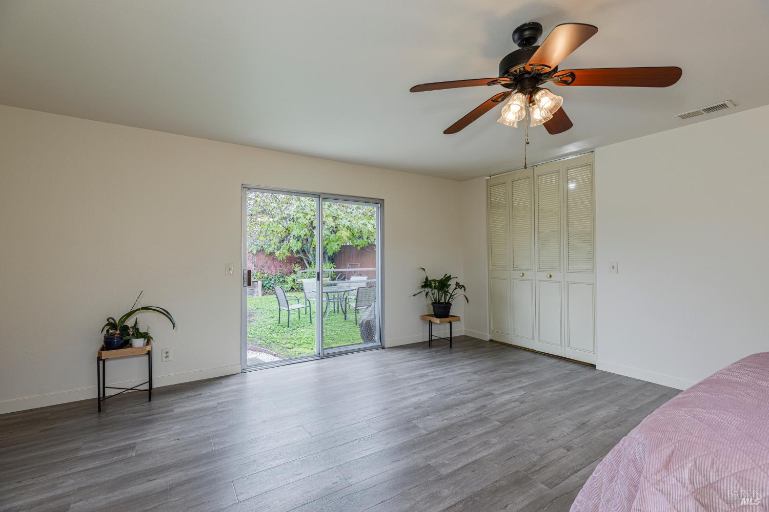 Detail Gallery Image 13 of 41 For 533 Albert Way, Petaluma,  CA 94954 - 4 Beds | 3 Baths