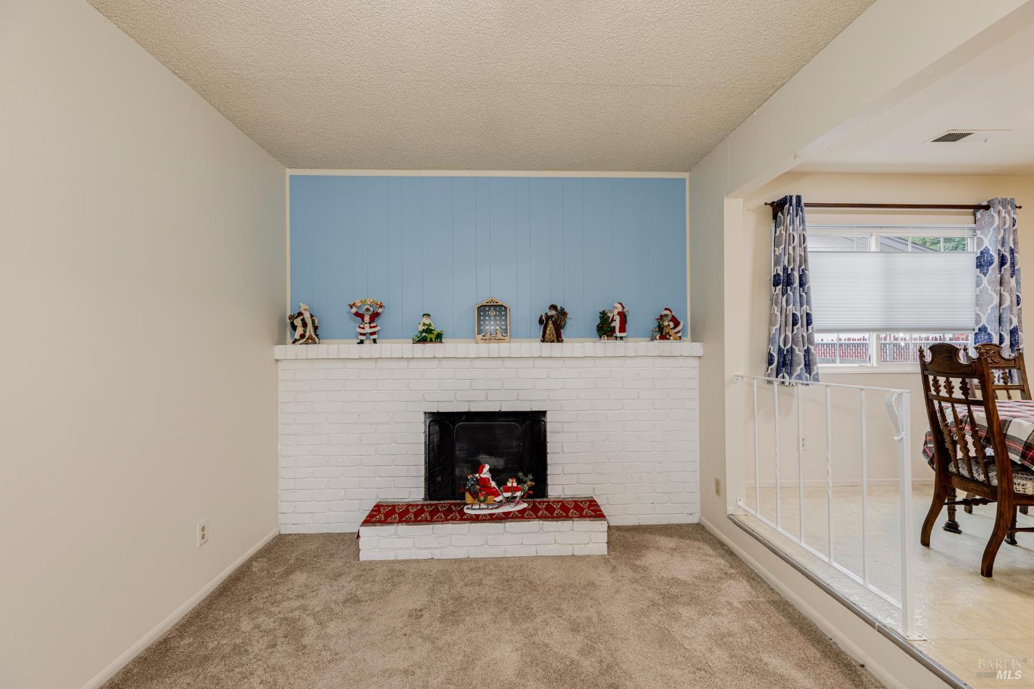 Detail Gallery Image 6 of 41 For 533 Albert Way, Petaluma,  CA 94954 - 4 Beds | 3 Baths