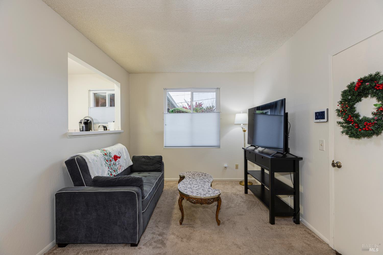 Detail Gallery Image 5 of 41 For 533 Albert Way, Petaluma,  CA 94954 - 4 Beds | 3 Baths