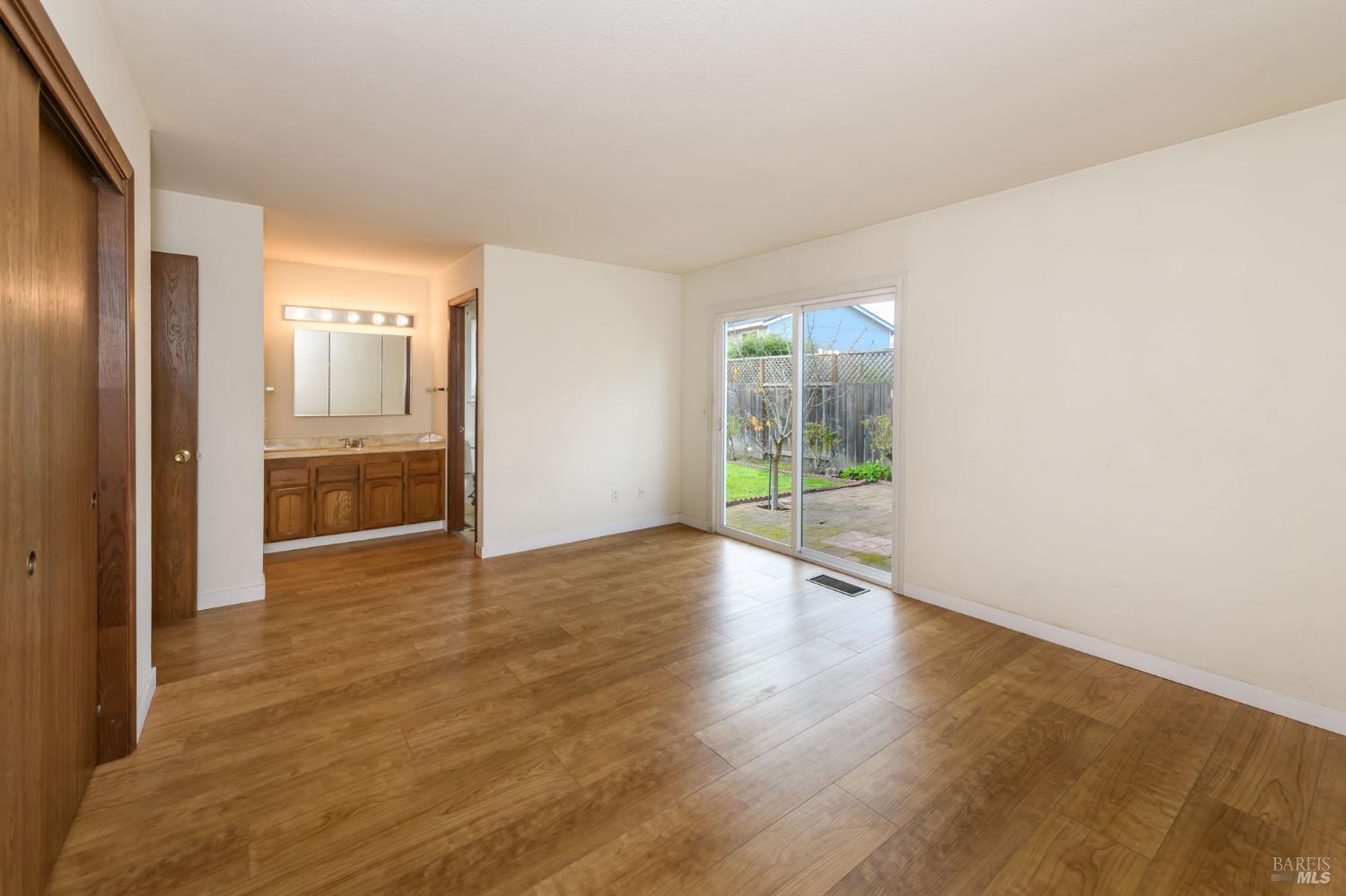 Detail Gallery Image 16 of 32 For 1068 San Francisco Way, Rohnert Park,  CA 94928 - 4 Beds | 2 Baths