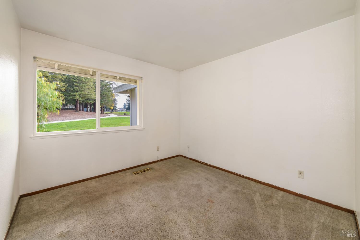 Detail Gallery Image 21 of 32 For 1068 San Francisco Way, Rohnert Park,  CA 94928 - 4 Beds | 2 Baths