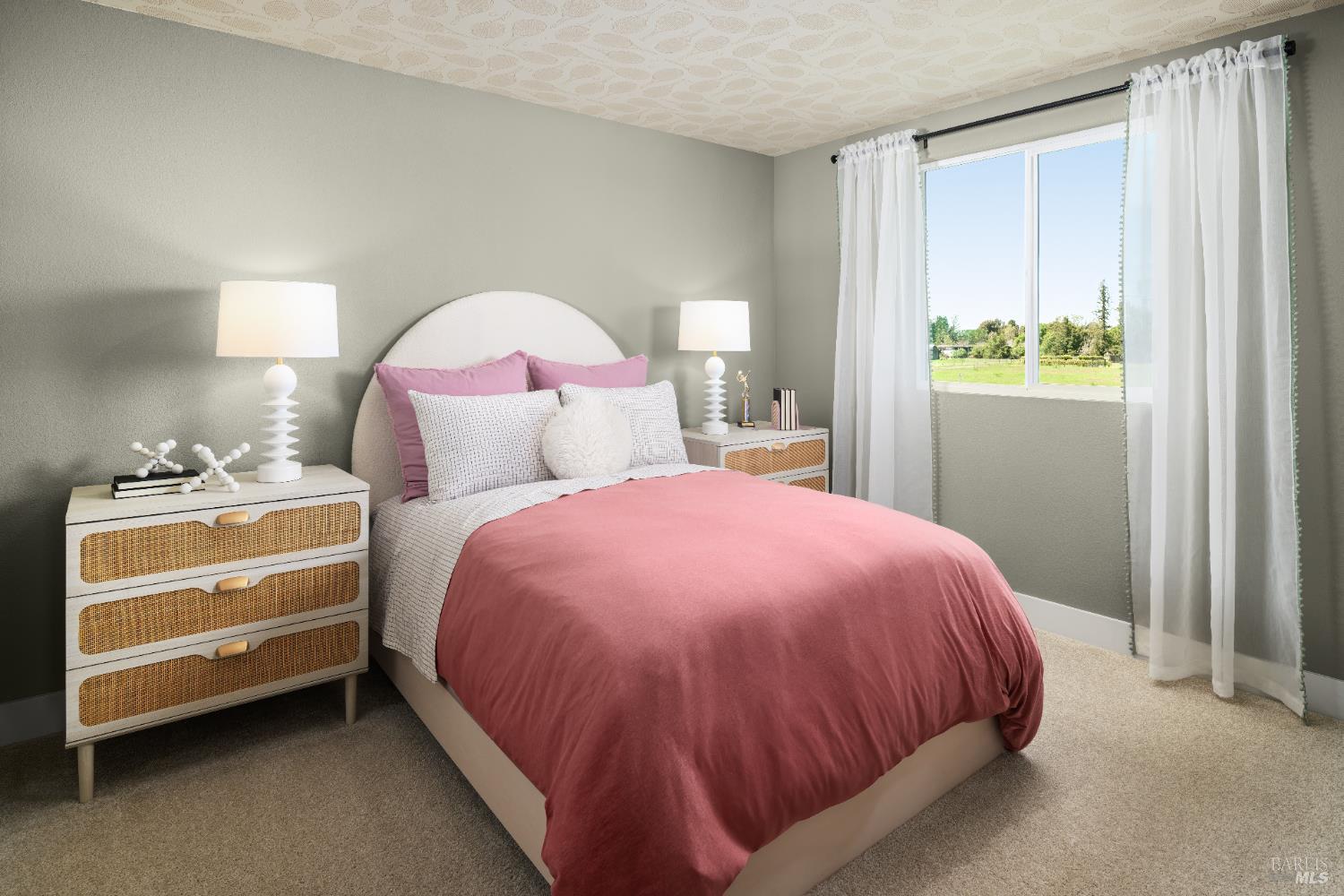 Detail Gallery Image 12 of 14 For 2418 Serene Ln, Santa Rosa,  CA 95403 - 5 Beds | 3 Baths