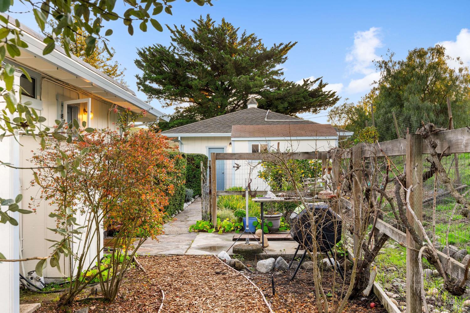 Detail Gallery Image 51 of 65 For 2850 Western Ave, Petaluma,  CA 94952 - 4 Beds | 3 Baths