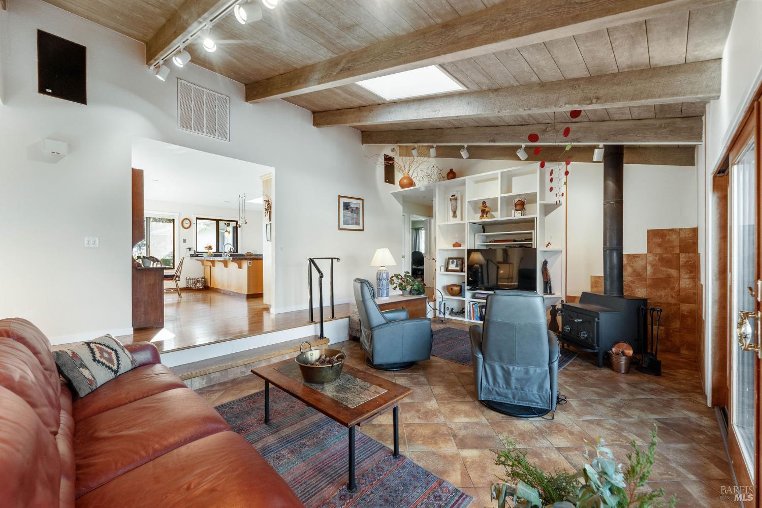 Detail Gallery Image 22 of 65 For 2850 Western Ave, Petaluma,  CA 94952 - 4 Beds | 3 Baths