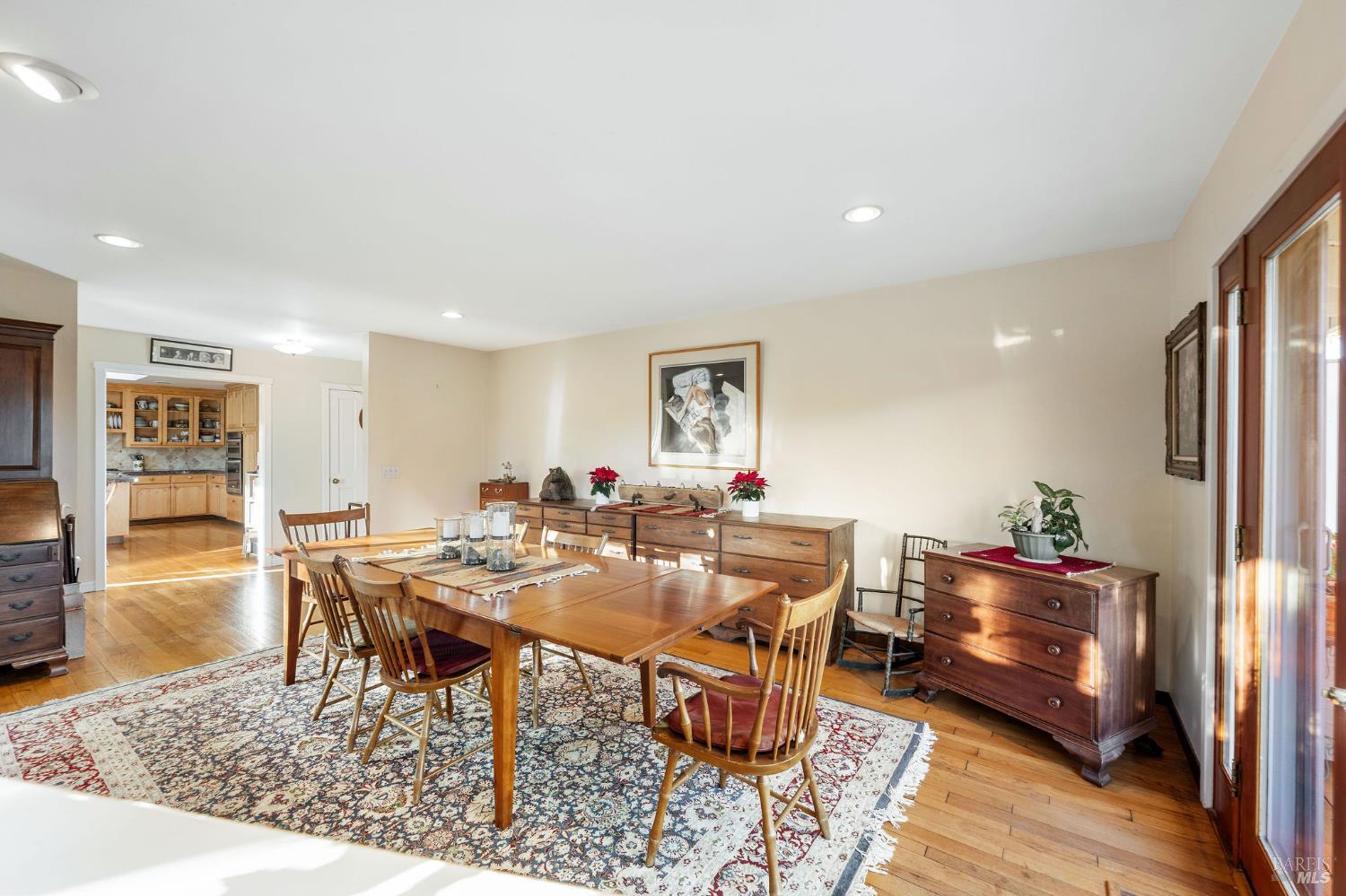 Detail Gallery Image 11 of 65 For 2850 Western Ave, Petaluma,  CA 94952 - 4 Beds | 3 Baths