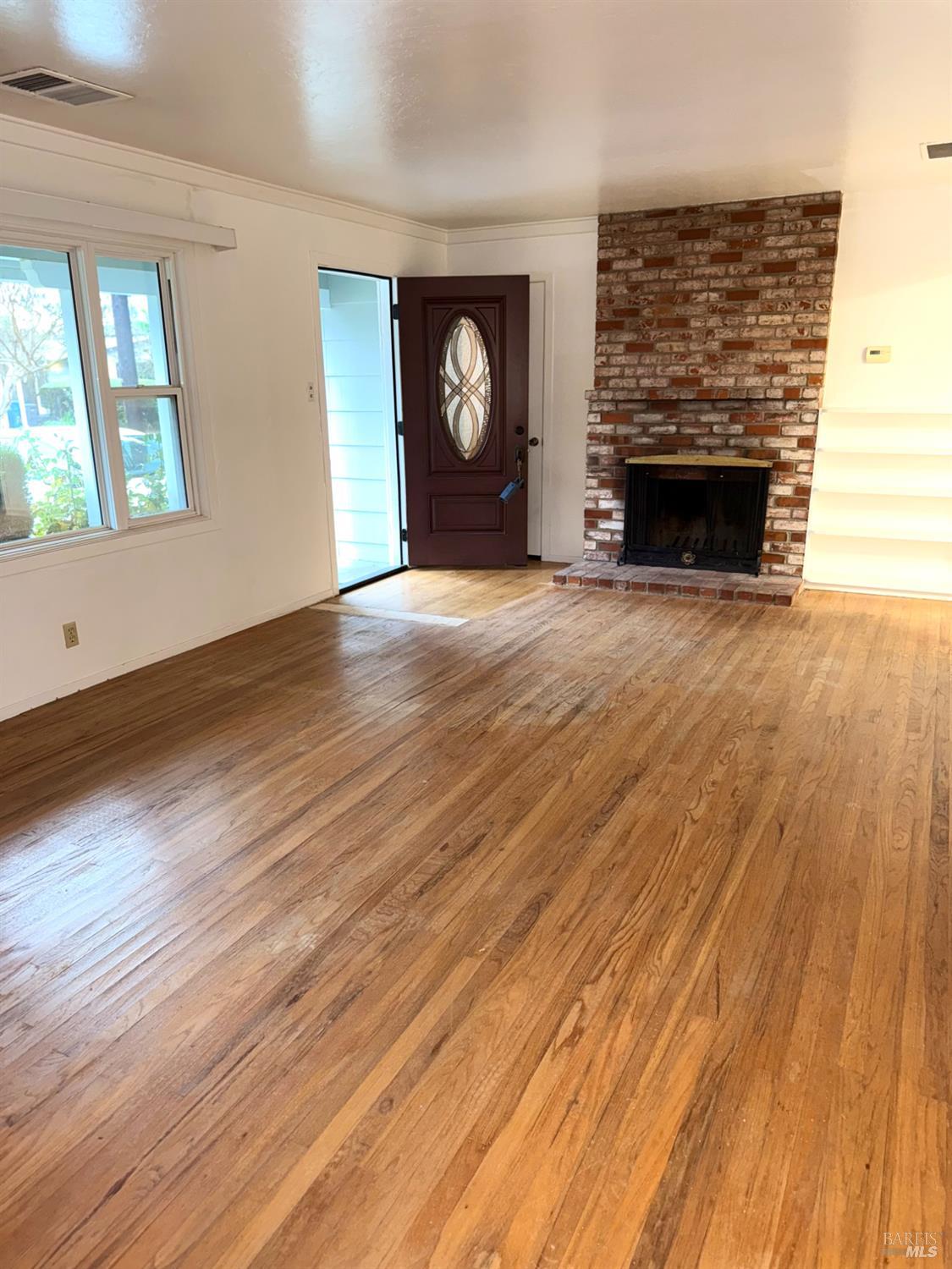 Detail Gallery Image 5 of 31 For 3469 Idaho Dr, Santa Rosa,  CA 95405 - 3 Beds | 1 Baths