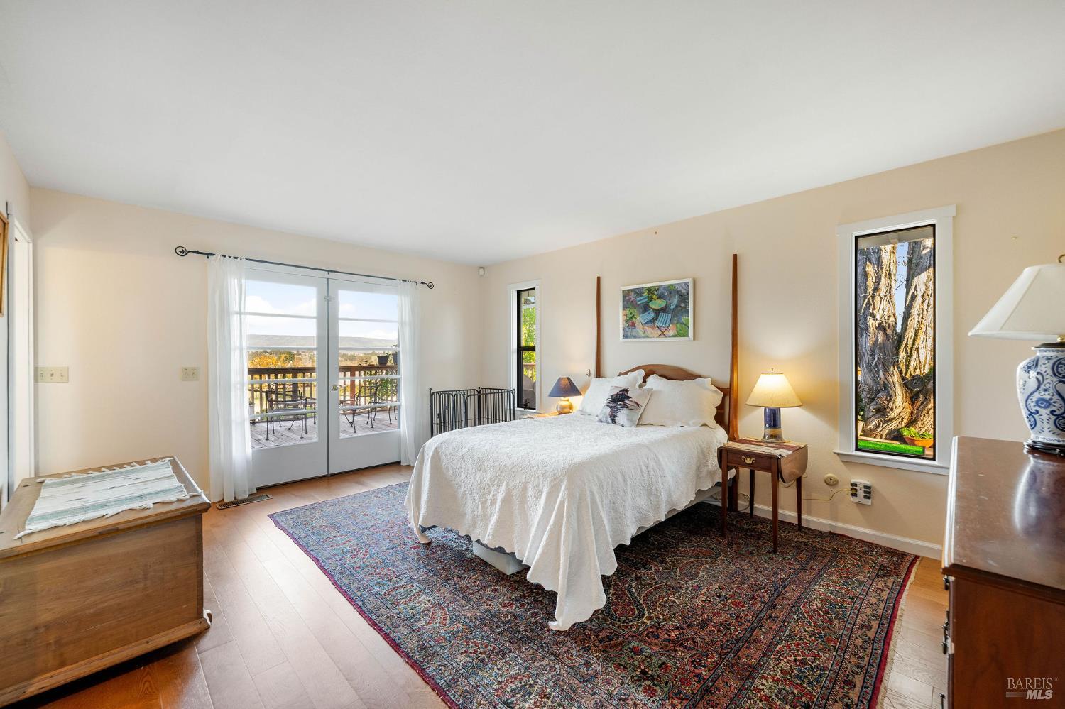 Detail Gallery Image 23 of 65 For 2850 Western Ave, Petaluma,  CA 94952 - 4 Beds | 3 Baths