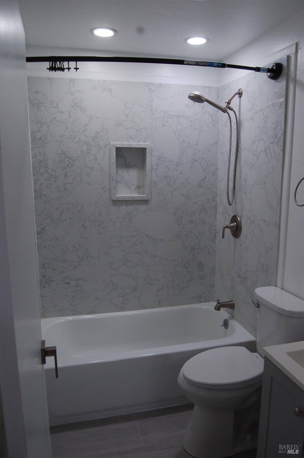 Detail Gallery Image 5 of 13 For 77 El Toro Ct, Fairfield,  CA 94533 - 2 Beds | 1 Baths