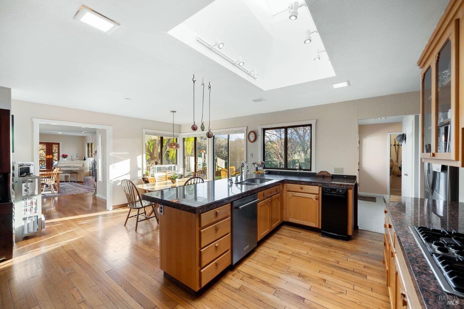 Detail Gallery Image 15 of 65 For 2850 Western Ave, Petaluma,  CA 94952 - 4 Beds | 3 Baths