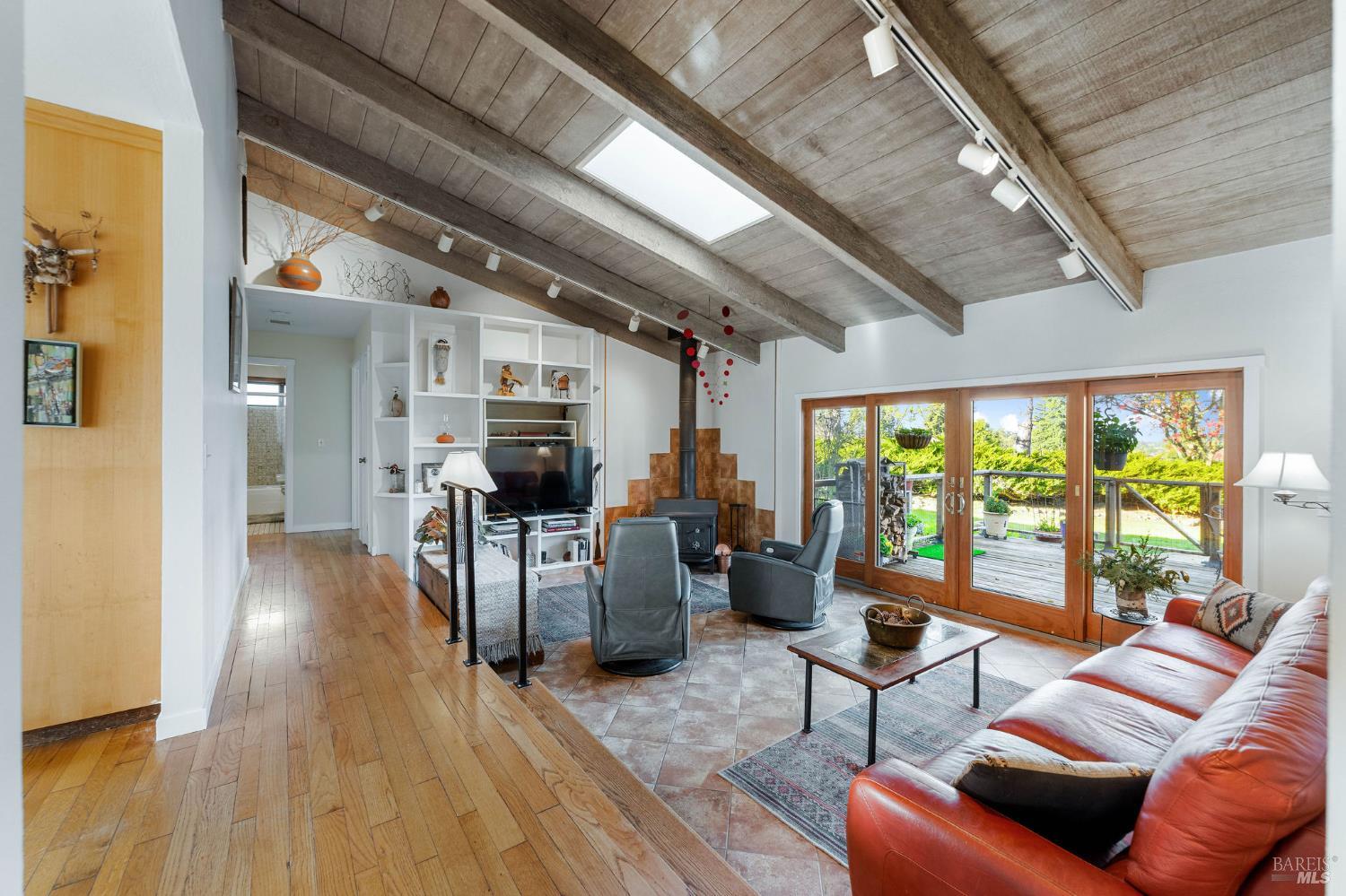 Detail Gallery Image 19 of 65 For 2850 Western Ave, Petaluma,  CA 94952 - 4 Beds | 3 Baths