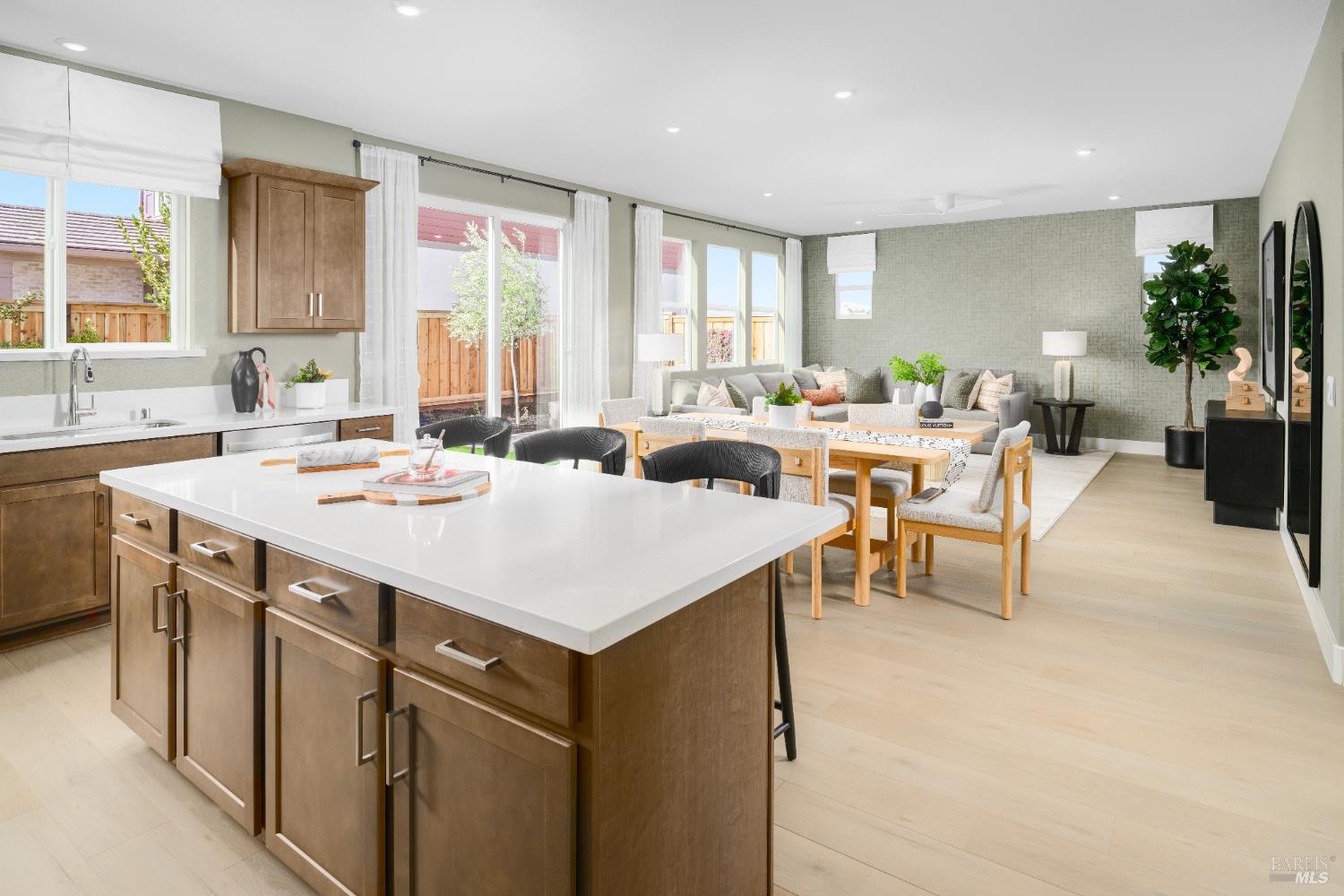 Detail Gallery Image 2 of 14 For 2418 Serene Ln, Santa Rosa,  CA 95403 - 5 Beds | 3 Baths