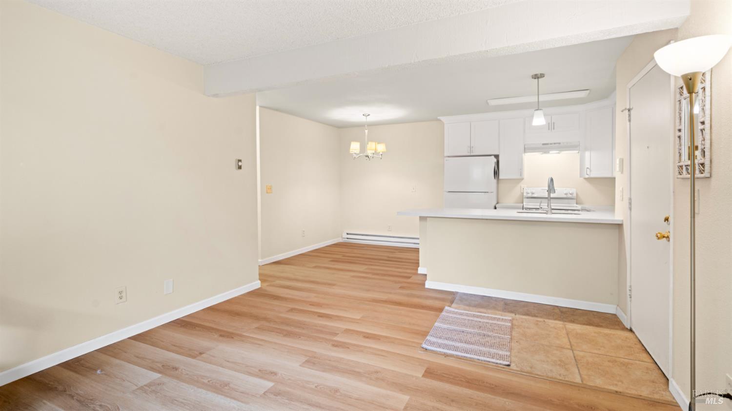 Detail Gallery Image 10 of 22 For 1333 N Camino Alto Unkn #164,  Vallejo,  CA 94589 - 2 Beds | 1 Baths