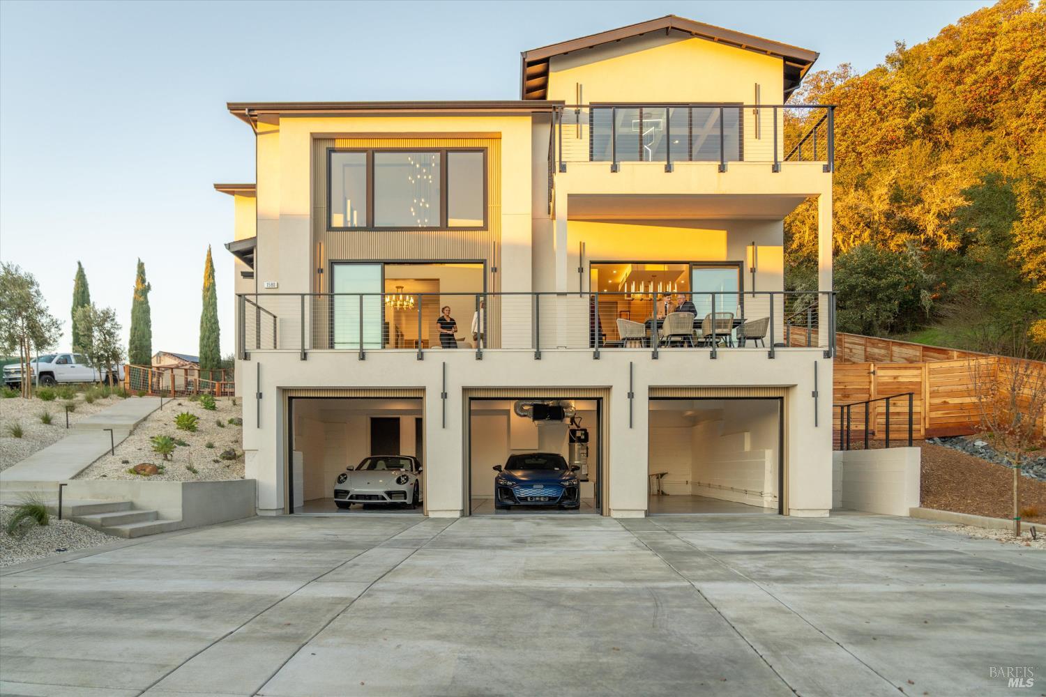 Front Image Thumbnail for BA325088474