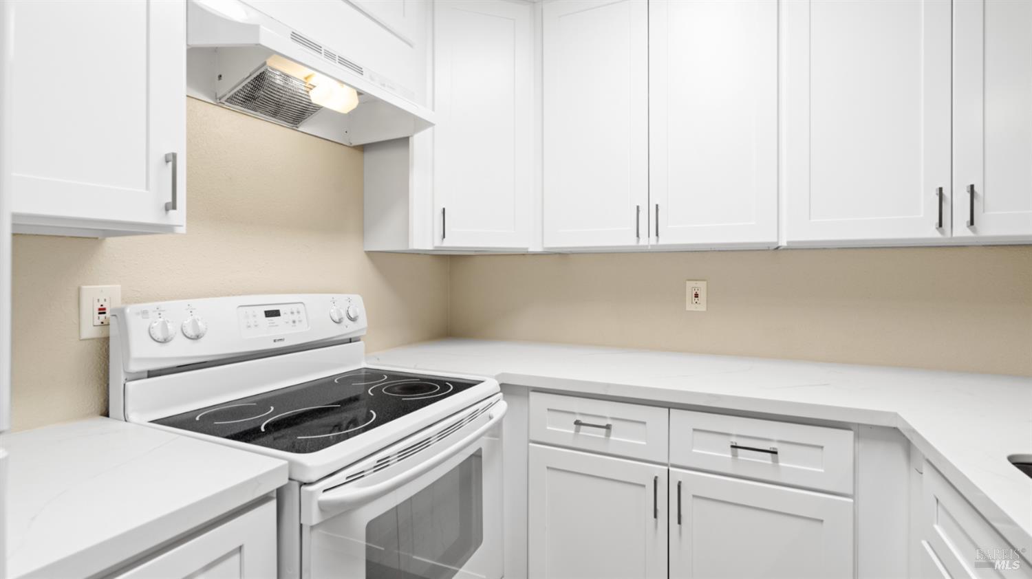 Detail Gallery Image 3 of 22 For 1333 N Camino Alto Unkn #164,  Vallejo,  CA 94589 - 2 Beds | 1 Baths