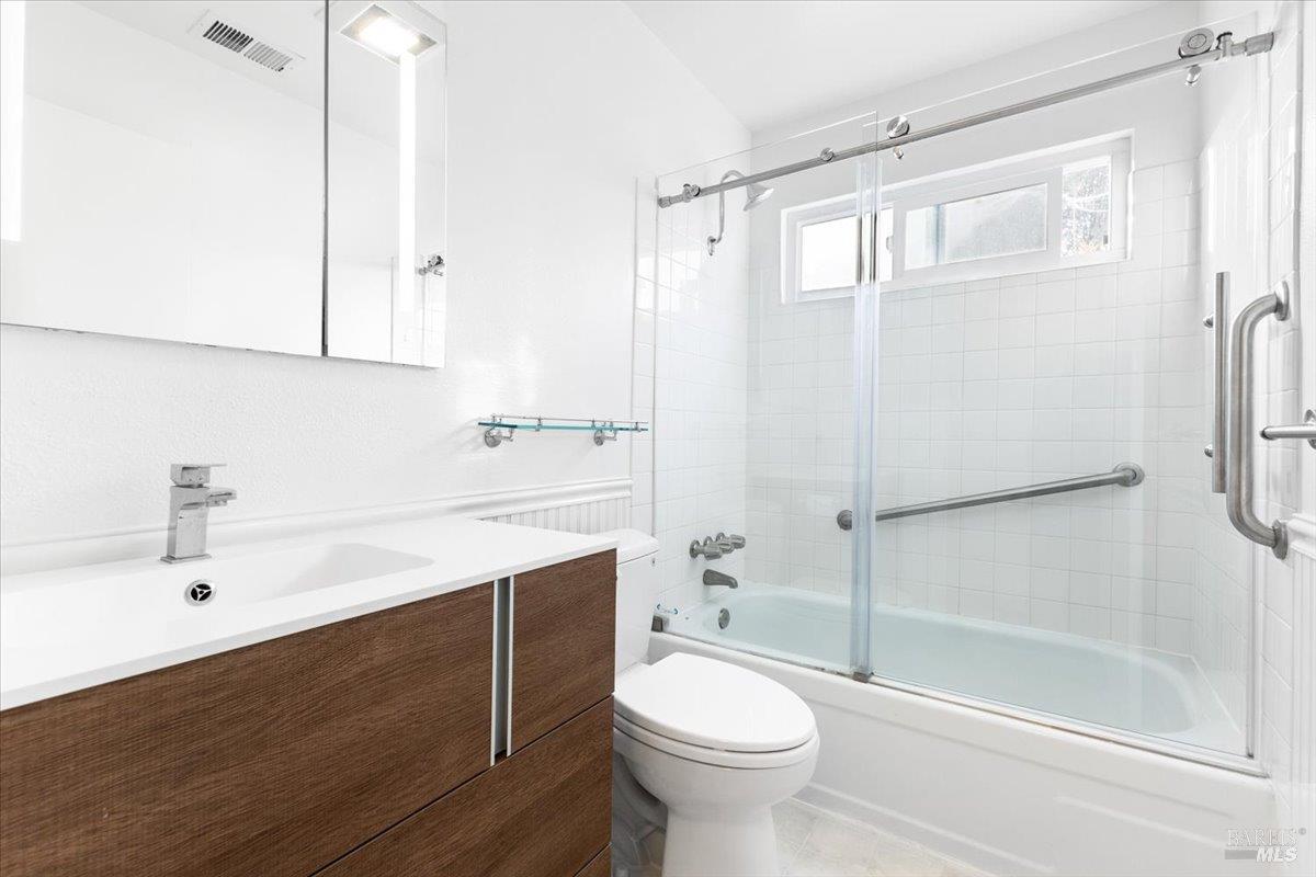 Detail Gallery Image 17 of 25 For 1421 Oak Cir, Healdsburg,  CA 95448 - 2 Beds | 1 Baths