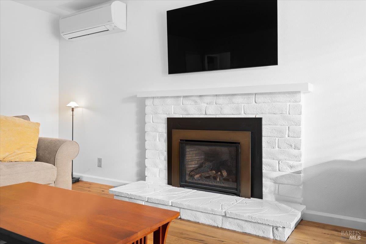 Detail Gallery Image 8 of 25 For 1421 Oak Cir, Healdsburg,  CA 95448 - 2 Beds | 1 Baths