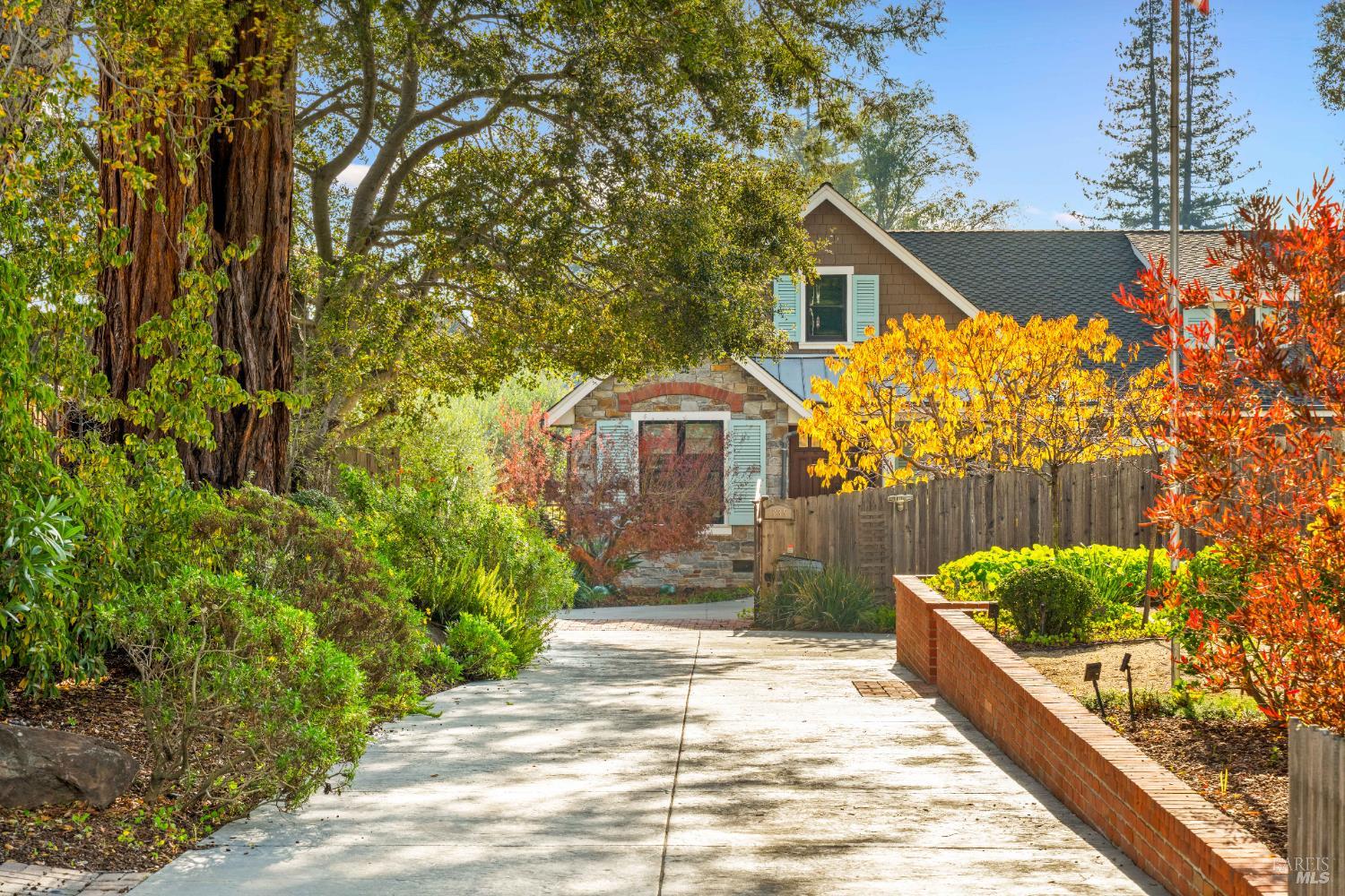 Detail Gallery Image 4 of 75 For 1343 Ash St, Napa,  CA 94559 - 6 Beds | 4/1 Baths