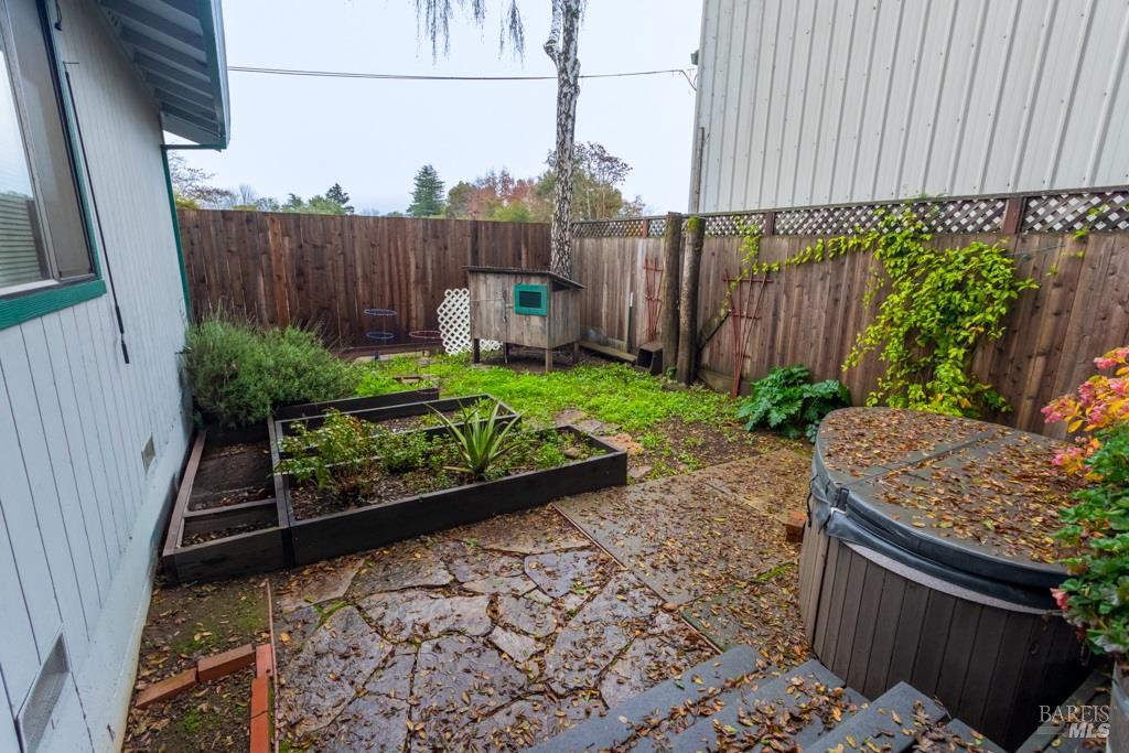 Detail Gallery Image 5 of 22 For 424 Mason St, Healdsburg,  CA 95448 - 3 Beds | 2 Baths