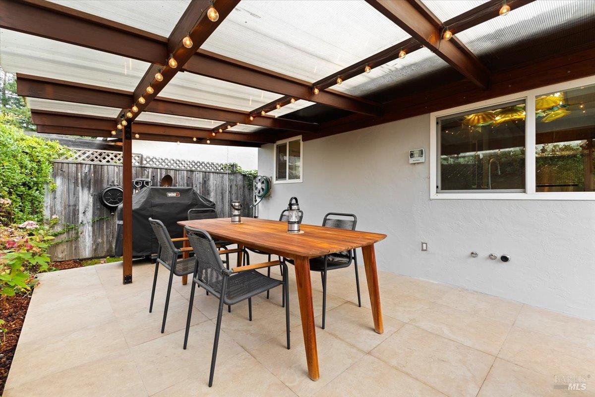 Detail Gallery Image 21 of 25 For 1421 Oak Cir, Healdsburg,  CA 95448 - 2 Beds | 1 Baths