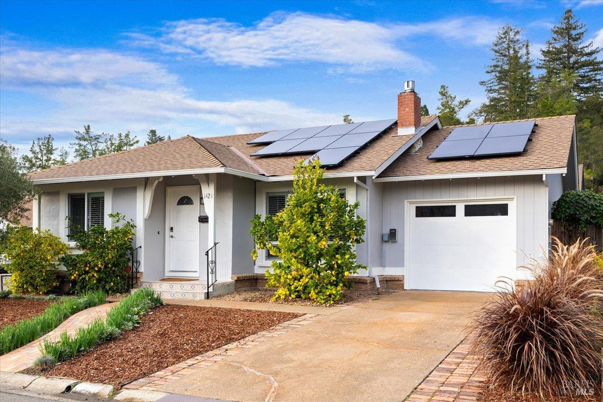 Detail Gallery Image 2 of 25 For 1421 Oak Cir, Healdsburg,  CA 95448 - 2 Beds | 1 Baths