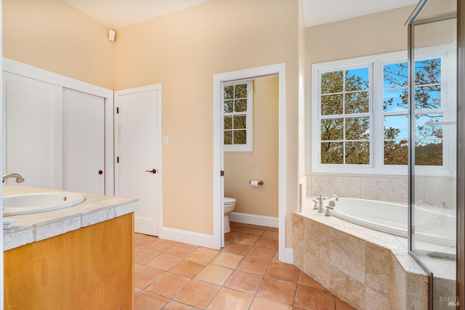 Detail Gallery Image 42 of 74 For 405 London Way, Sonoma,  CA 95476 - 5 Beds | 5/1 Baths